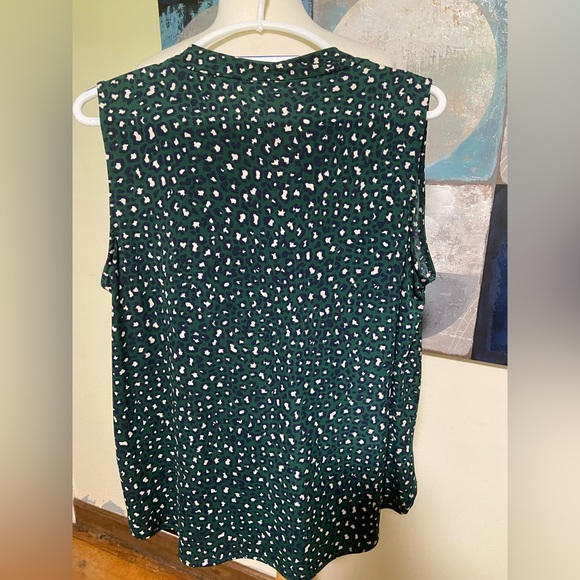 Beacon brand sleeveless top - Picture 6 of 8